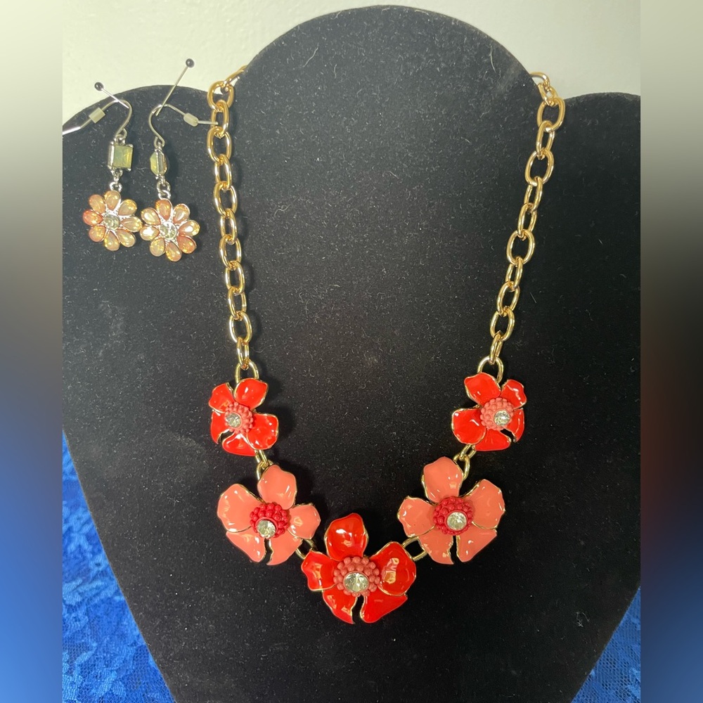 Floral Coral and Gold Necklace and Earring Set